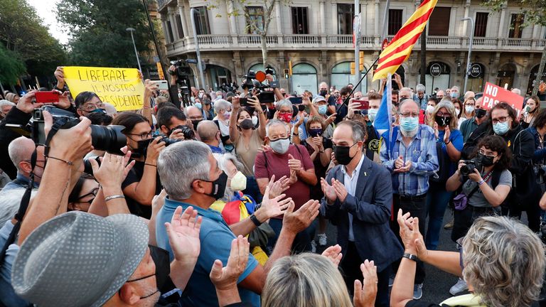 People demonstrate following the arrest of former Catalan government head Puigdemont in front of Italy's consulate following the arrest of former Catalan government head Carles Puigdemont in Sardinia , in Barcelona, Spain