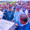 Buhari-Commissions-Dangote-Refinery